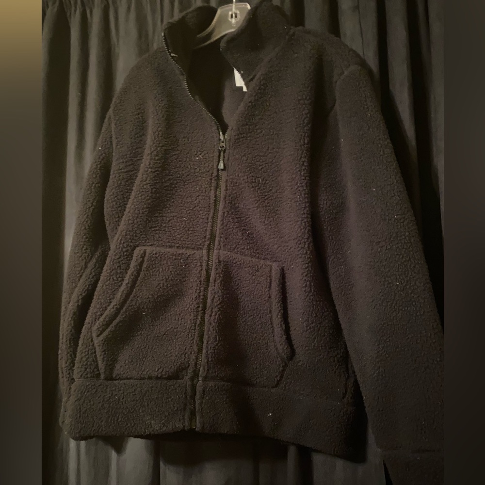 GAP men’s medium fuzzy zip up black jacket